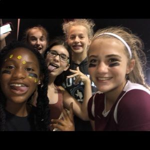 Meet your Posher, Amayzia